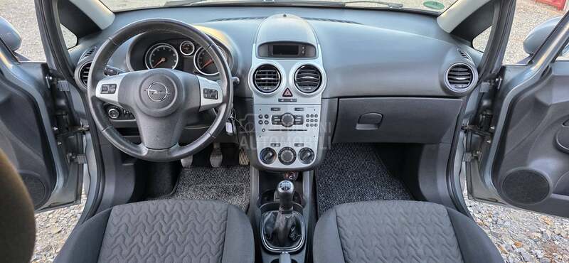Opel Corsa D 1.2b kaonov