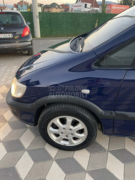 Opel Zafira 