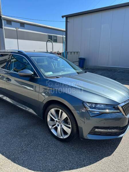 Škoda Superb Combi garaziran