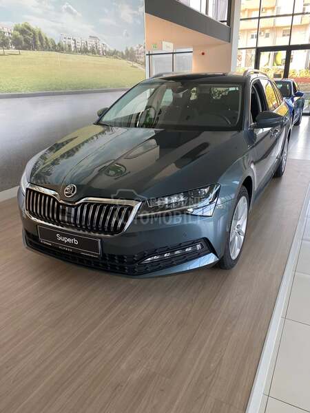 Škoda Superb Combi garaziran