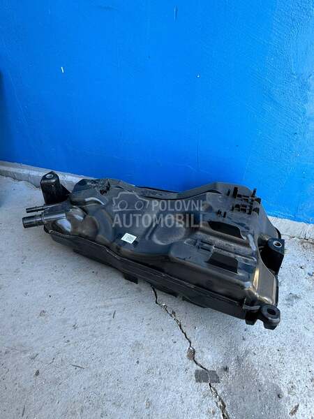 Ad blu rezervoar sa pumpom