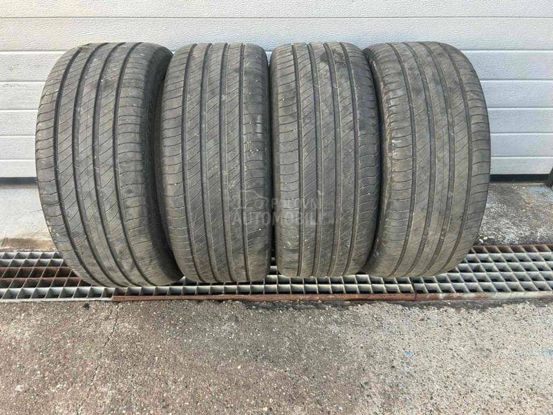 Michelin 235/40 R19 Letnja
