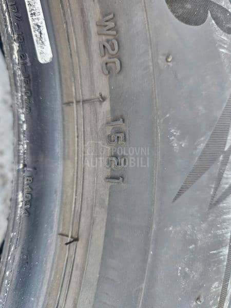 Bridgestone 215/65 R17 Zimska