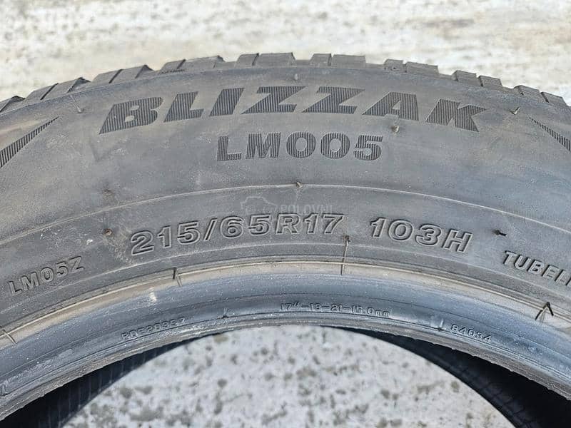 Bridgestone 215/65 R17 Zimska