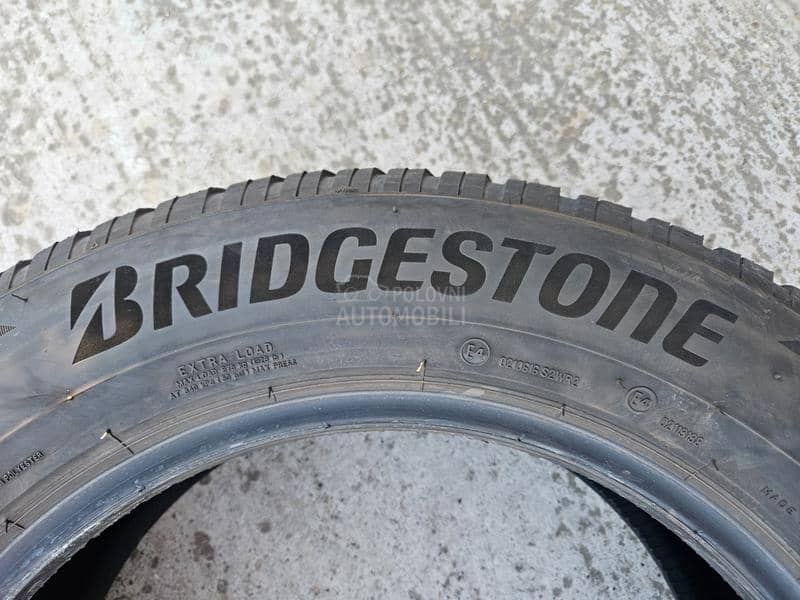 Bridgestone 215/65 R17 Zimska
