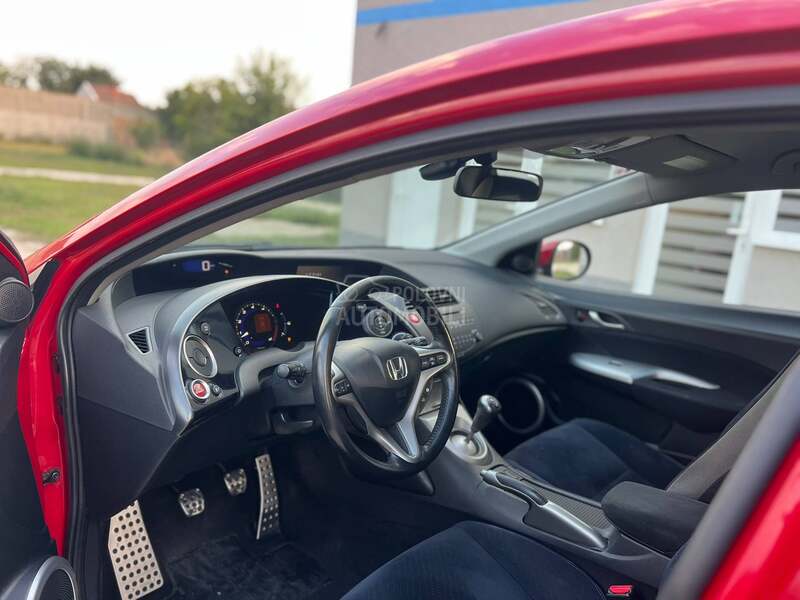 Honda Civic 1.8i Sport CH