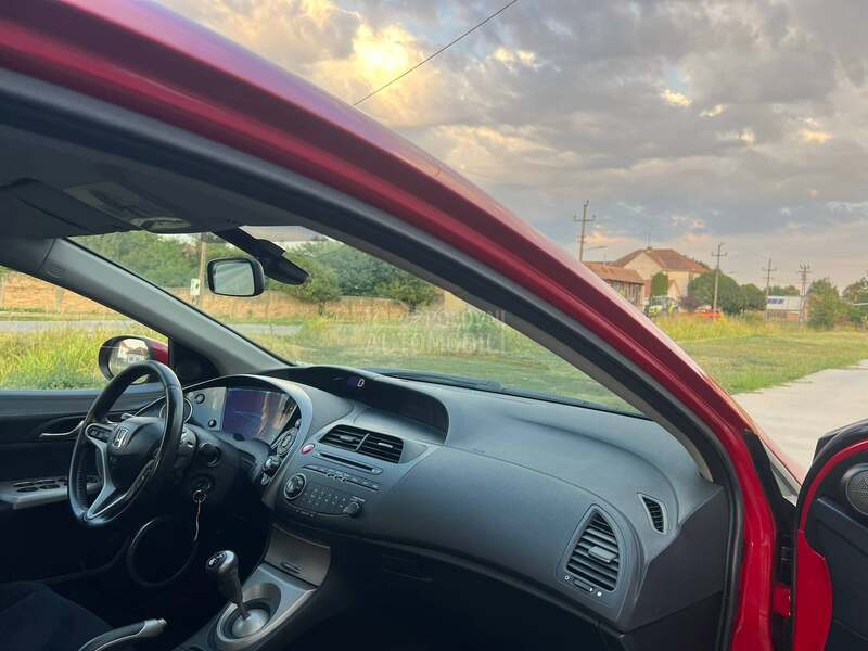 Honda Civic 1.8i Sport CH