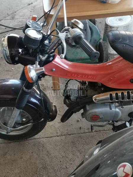 Suzuki RV50