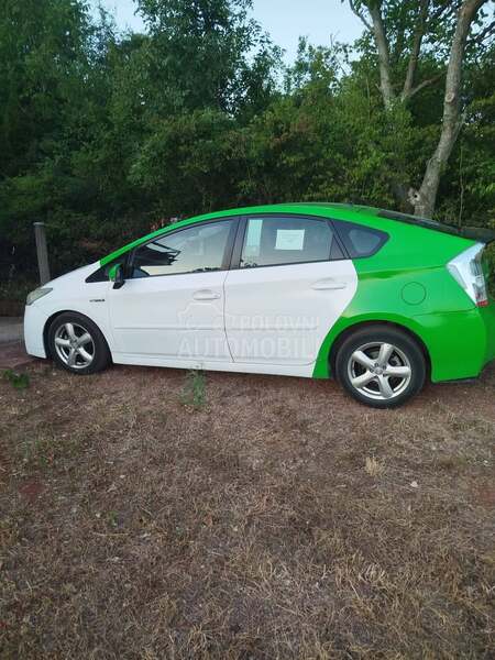 Toyota Prius III, 1.8 Hybrid