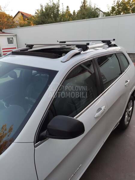 Jeep Cherokee kuplj Srb pano siber