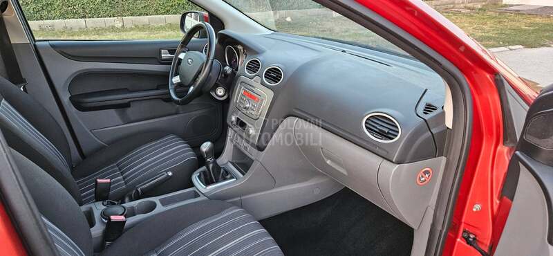 Ford Focus 1.6 b