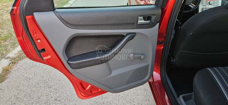 Ford Focus 1.6 b