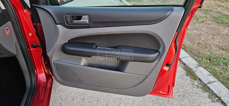 Ford Focus 1.6 b