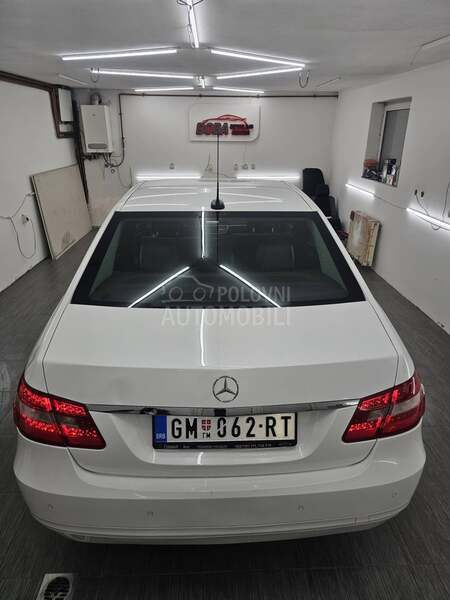 Mercedes Benz E 200 