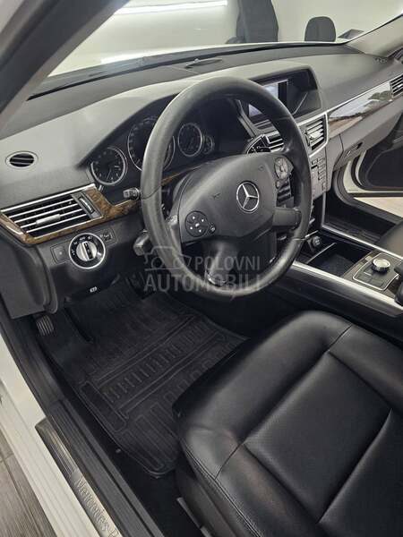 Mercedes Benz E 200 