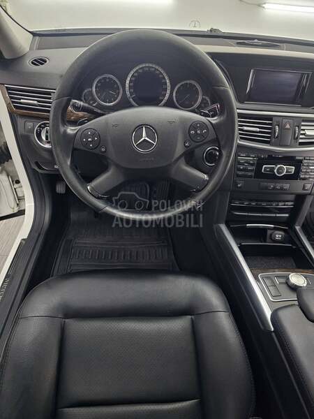Mercedes Benz E 200 