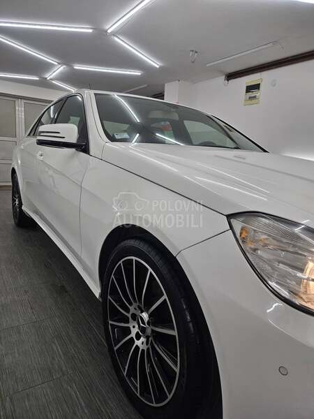 Mercedes Benz E 200 