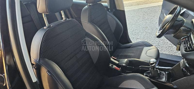 Peugeot 2008 1.2 ALLURE  NOV