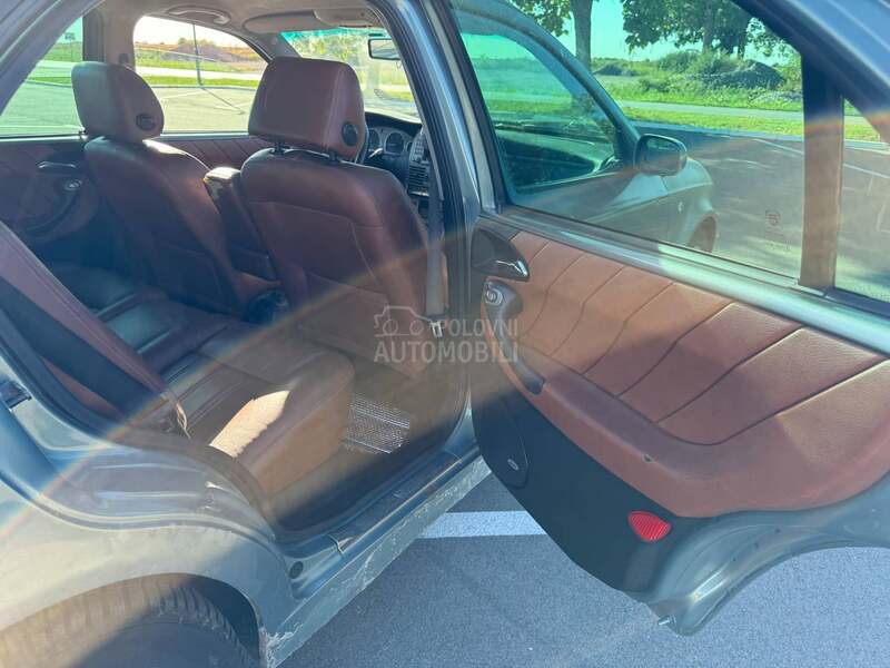 Lancia Lybra 2.4 JTD