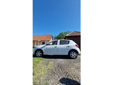 Dacia Sandero 1.5 DCI