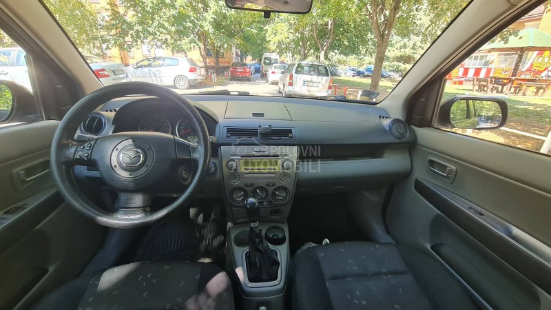Mazda 2 