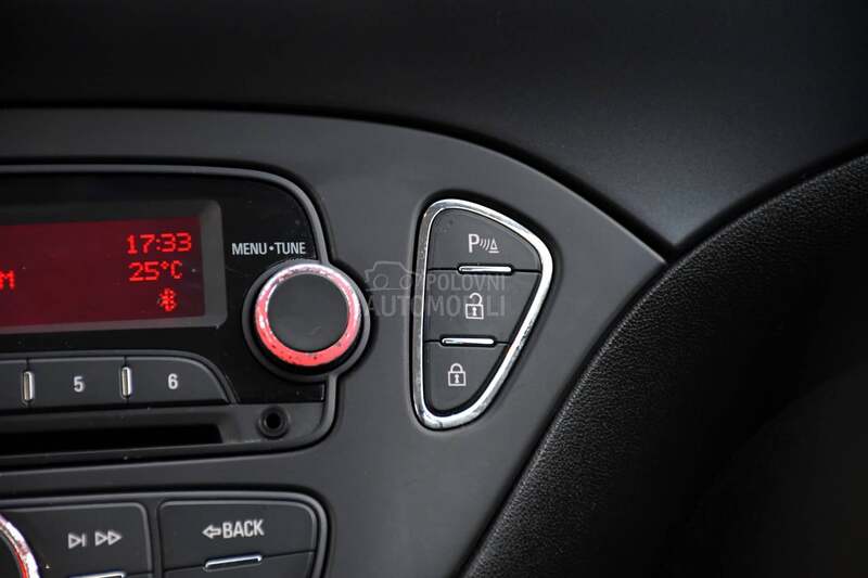Opel Corsa E 1.2 / V.SERVIIS / CH