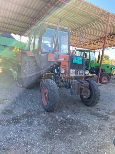 Belarus 1025 / 820  dva komada