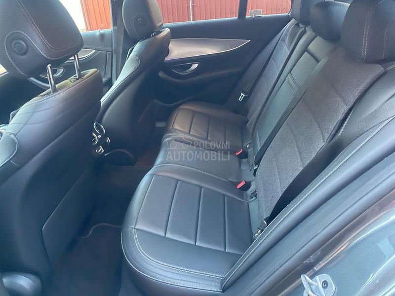 Mercedes Benz E 220 AMG