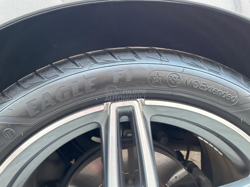 Mercedes Benz E 220 AMG