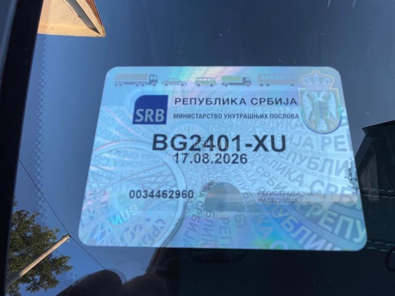 Mercedes Benz E 220 AMG