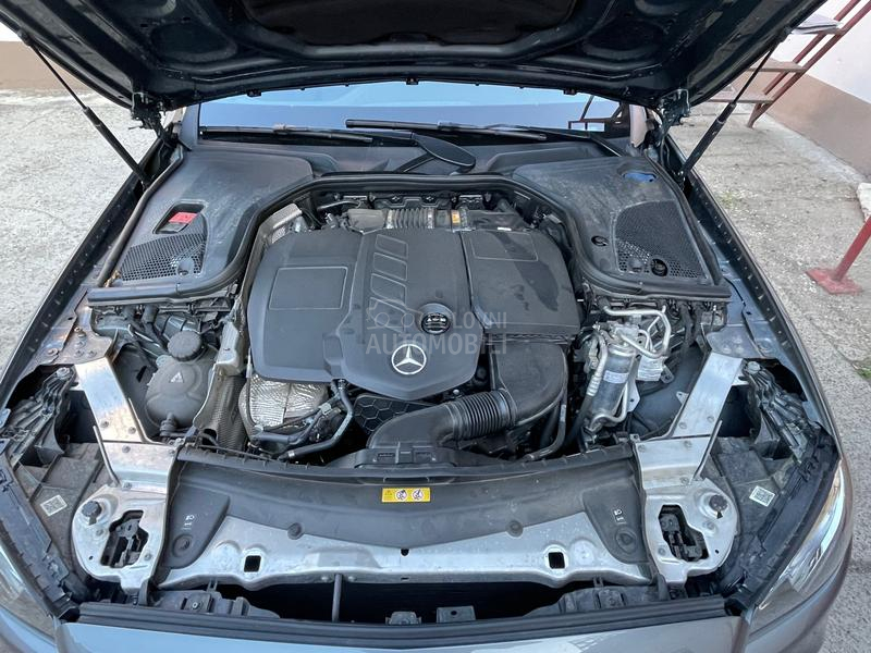 Mercedes Benz E 220 AMG
