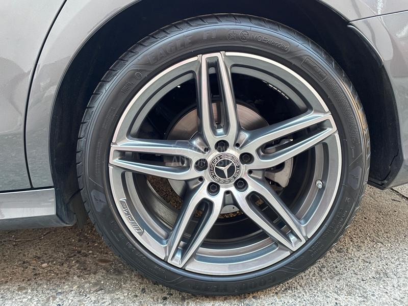 Mercedes Benz E 220 AMG