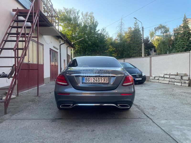 Mercedes Benz E 220 AMG