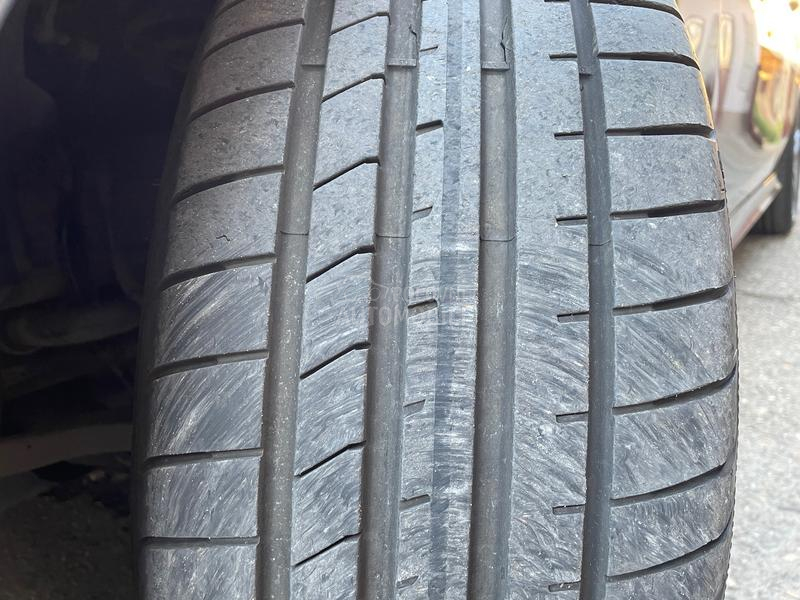 Mercedes Benz E 220 AMG