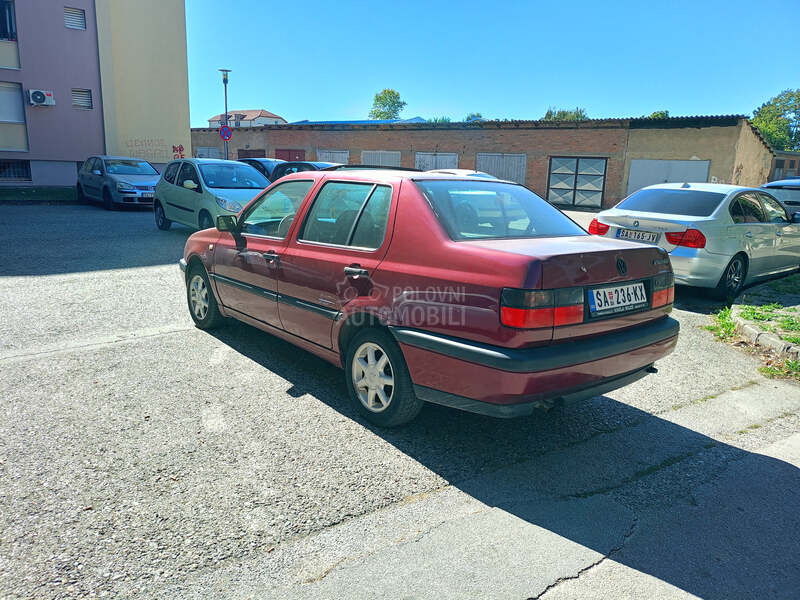 Volkswagen Vento 1.8