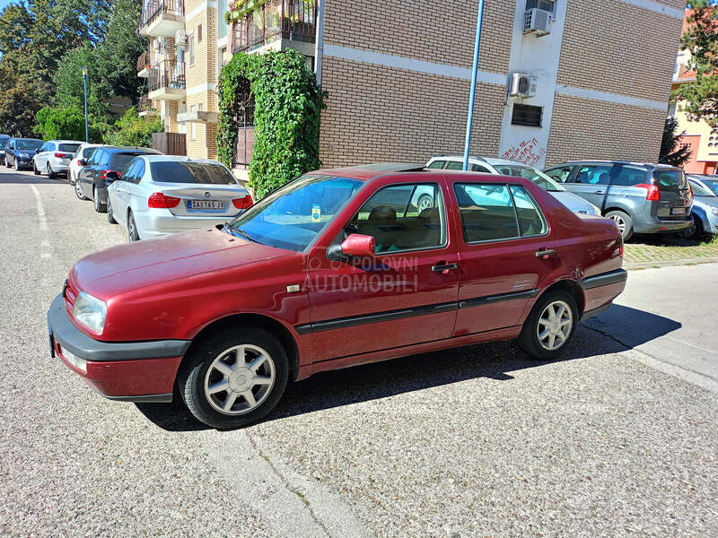 Volkswagen Vento 1.8