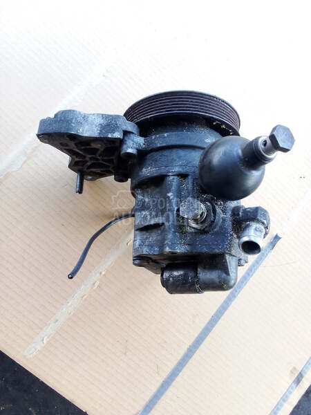 Servo pumpa E60