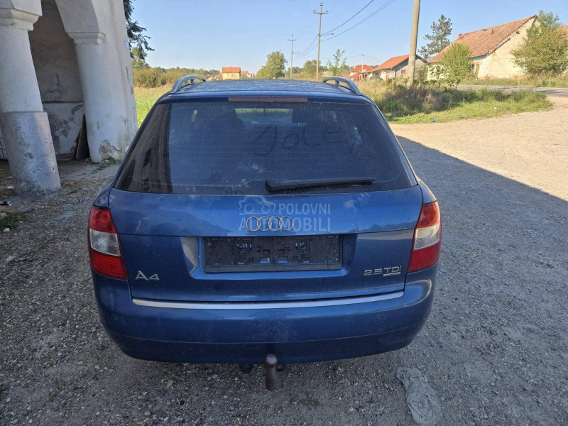 Audi A4 2003. god. -  kompletan auto u delovima