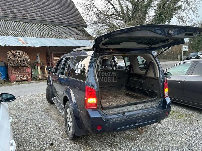 Nissan Pathfinder 2.5