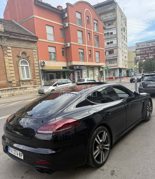 Porsche Panamera 