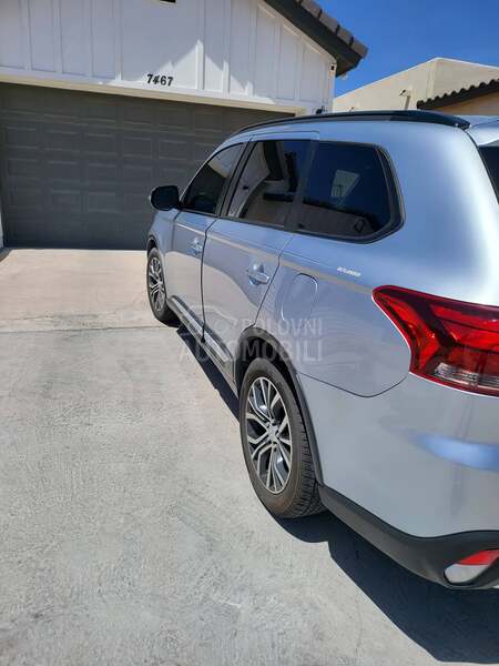 Mitsubishi Outlander 2.4