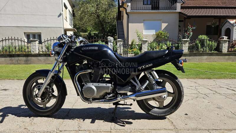 Suzuki vx800