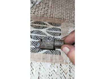 Senzor pritiska klime za Audi A4 od 2007. do 2015. god.