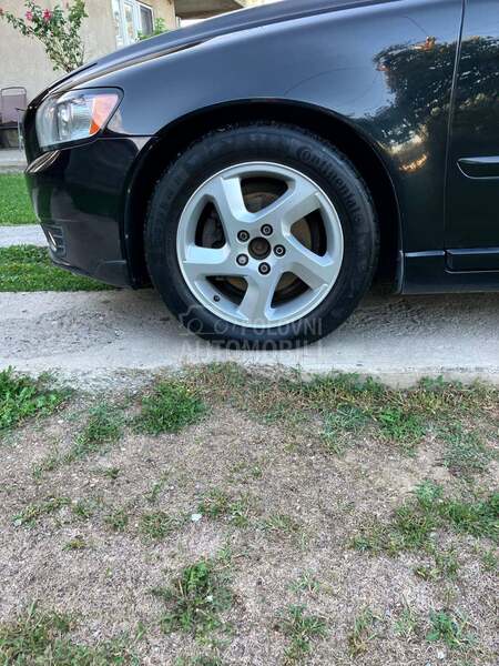 Volvo V50 
