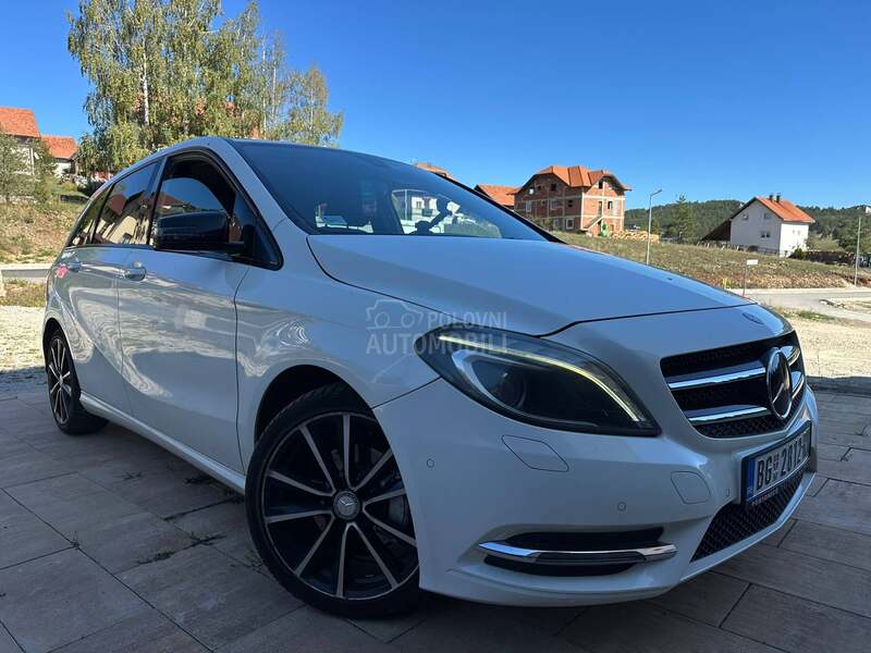Mercedes Benz B 180 