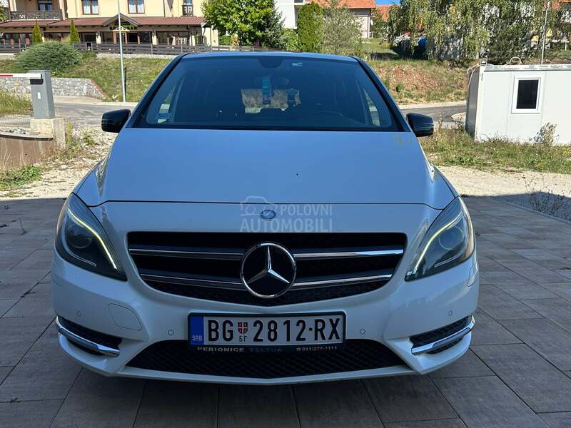 Mercedes Benz B 180 