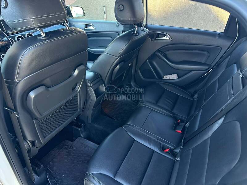 Mercedes Benz B 180 