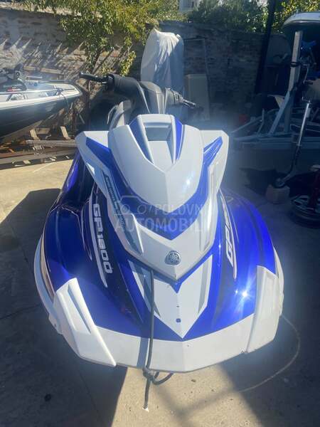 Yamaha GP 1800