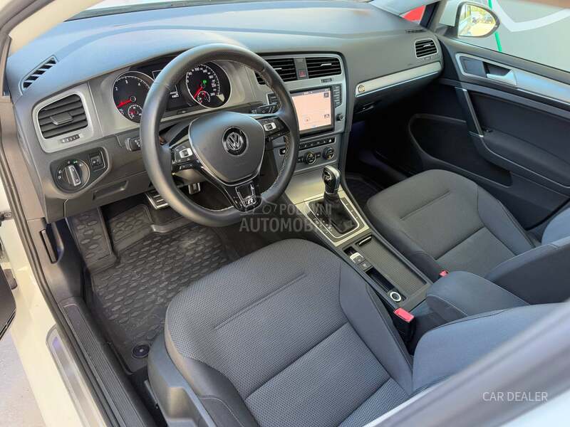 Volkswagen Golf 7 r-line/dsg/Led/kam