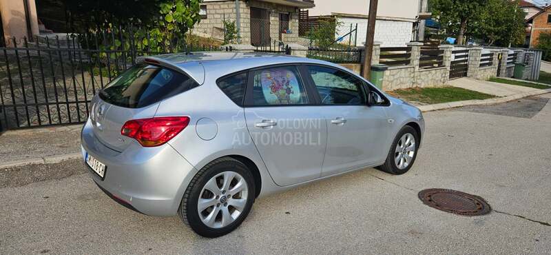 Opel Astra J 1,7 CDTI